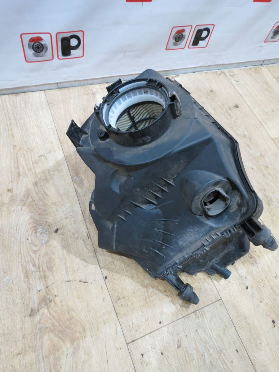 Корпус воздушного фильтра Audi A6 (C6) III (2004–2008)