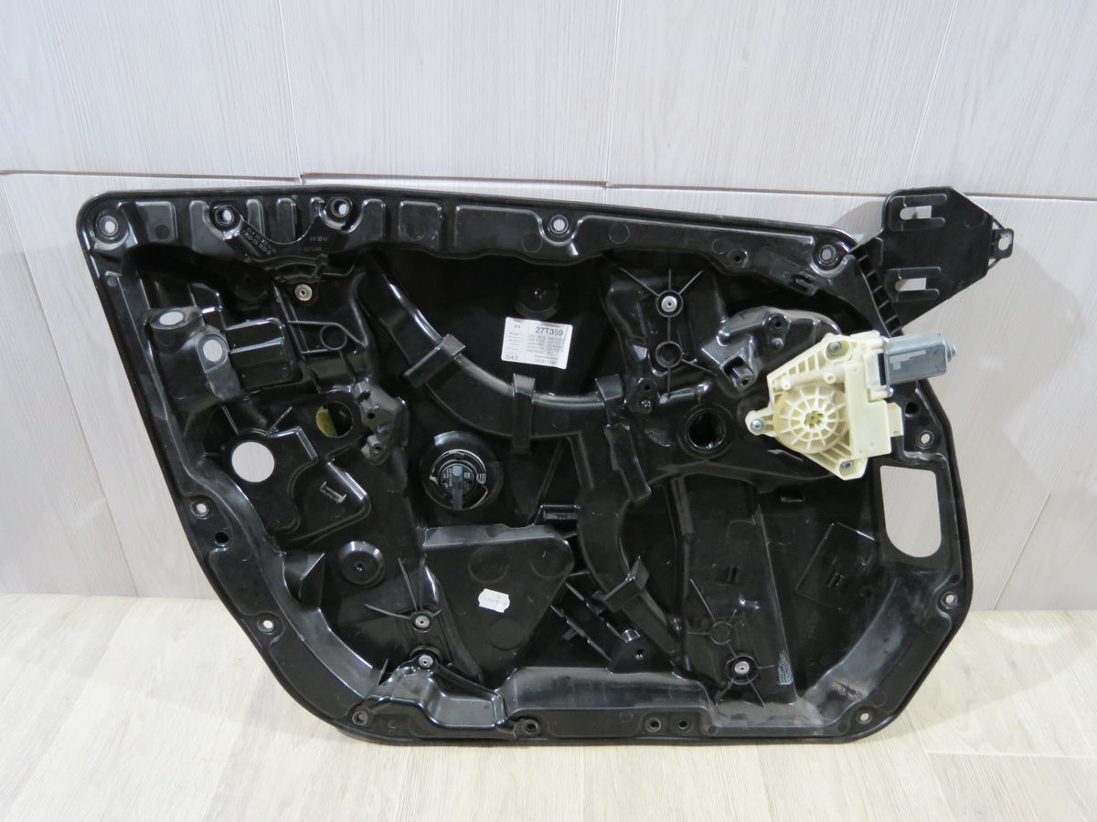 Стеклоподъемник электр. передний Mercedes-Benz C-Class (W205) IV (2013–2018)