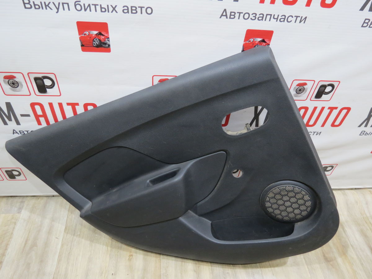 Обшивка двери задней левой Renault Sandero Stepway II (2014–2018)