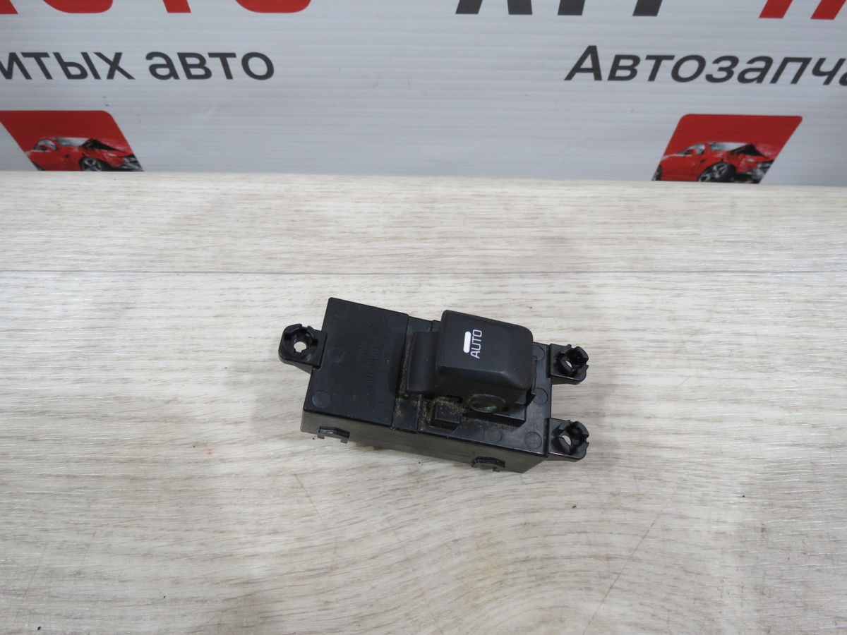 Кнопка стеклоподъемника Kia Ceed (JD) II (2012–2016)