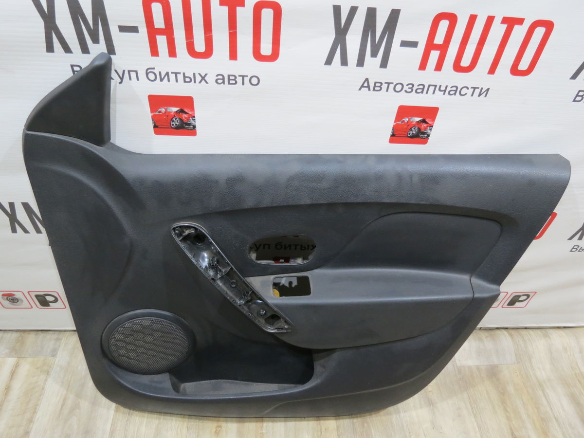 Обшивка двери передней правой Renault Sandero Stepway II (2014–2018)