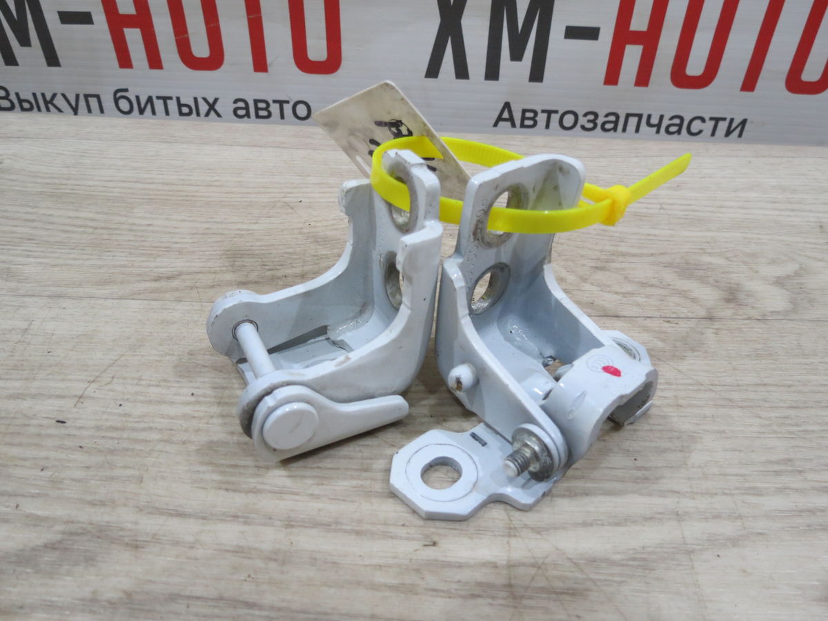 Петля двери Renault Kaptur I (2016– н.в.)