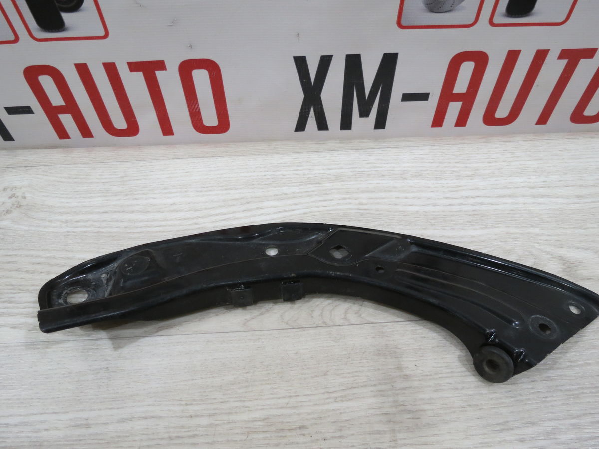 Кронштейн крепления фары Skoda Rapid (NH1) I рестайлинг (2017–2019)