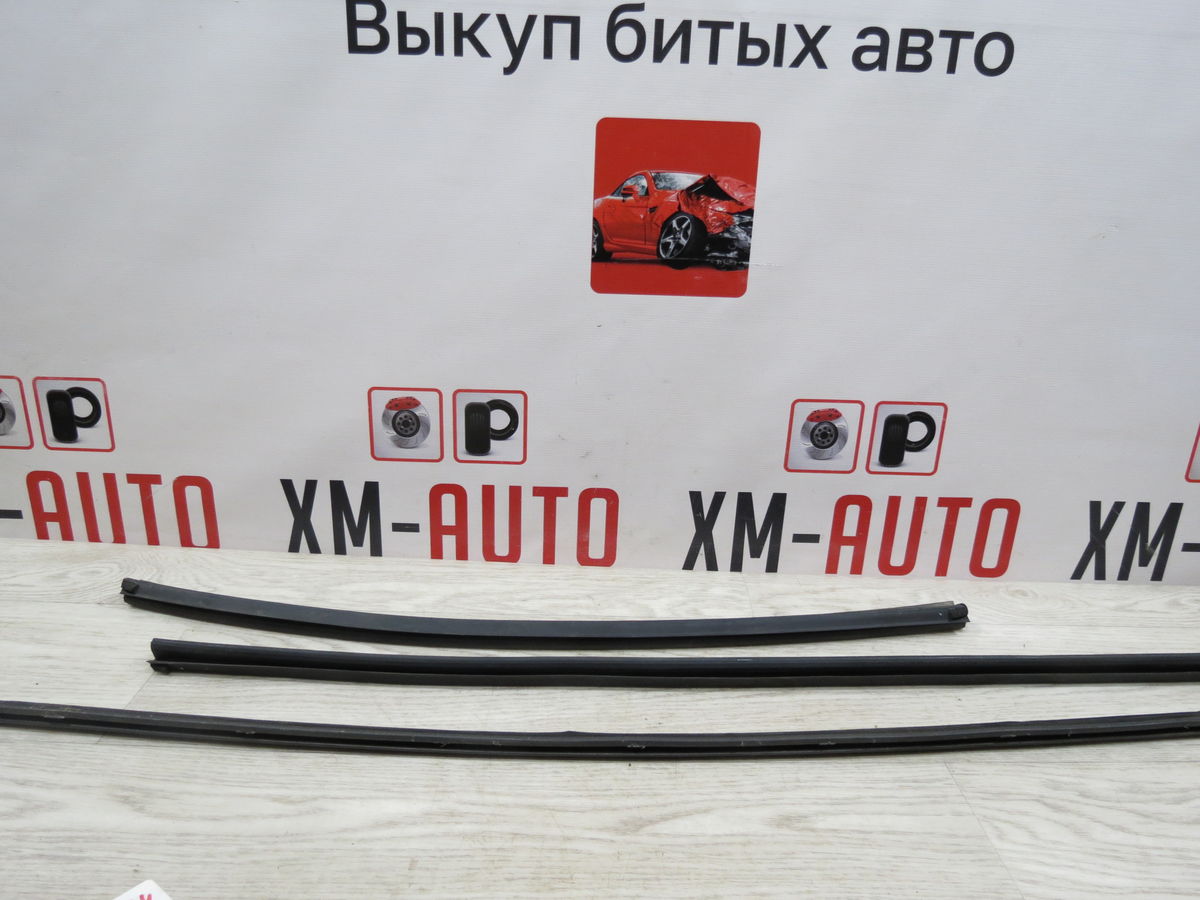 Уплотнитель двери Kia Rio (QB) III (2011–2015)