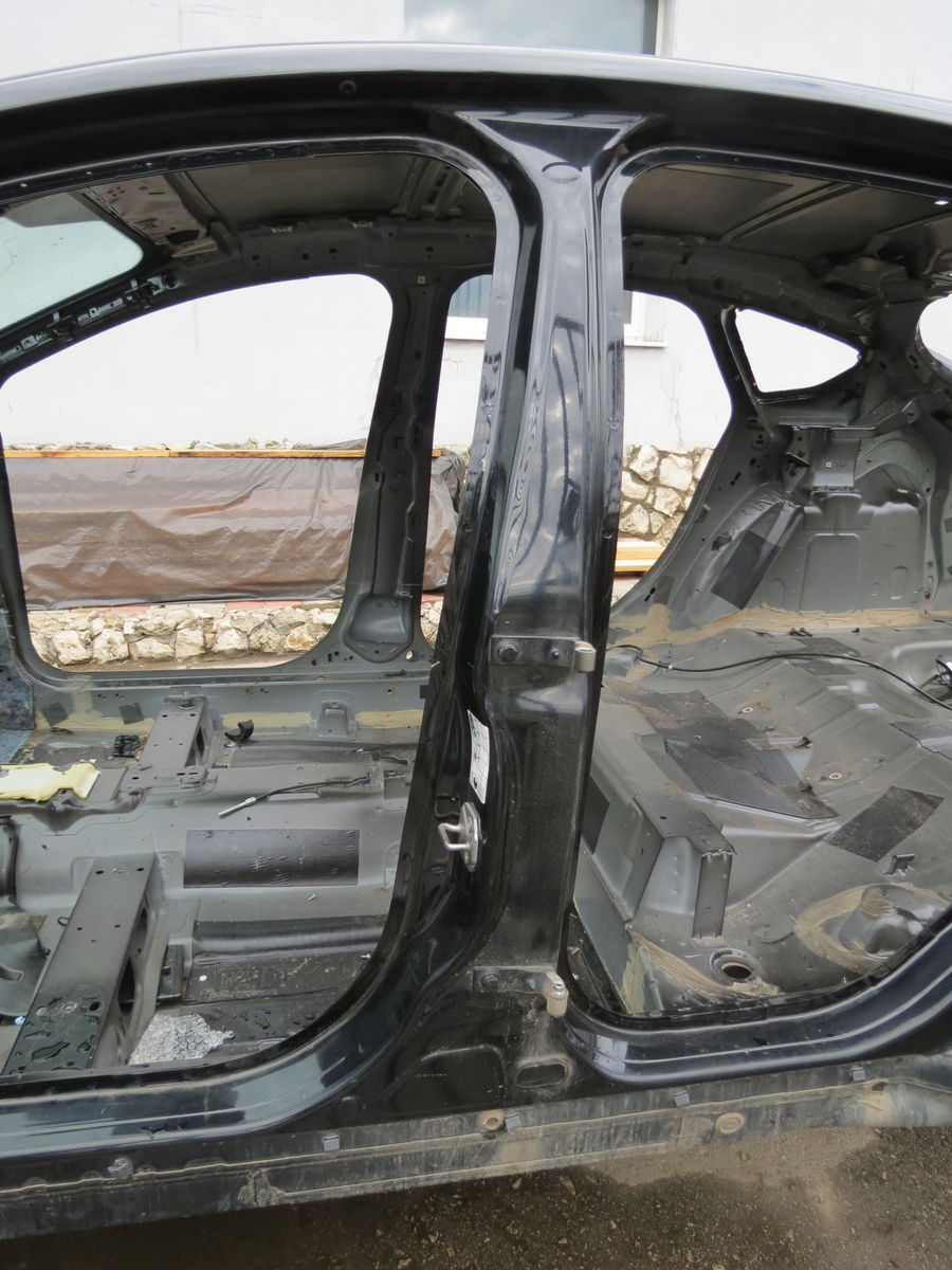 Порог со стойкой левый Ford Focus (III) III (2010–2015)