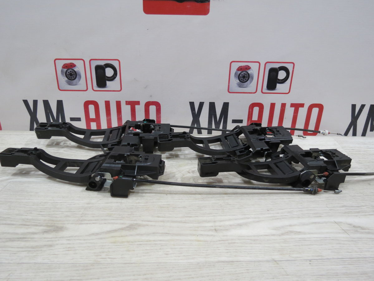 Кронштейн ручки Ford Focus (III) III (2010–2015)