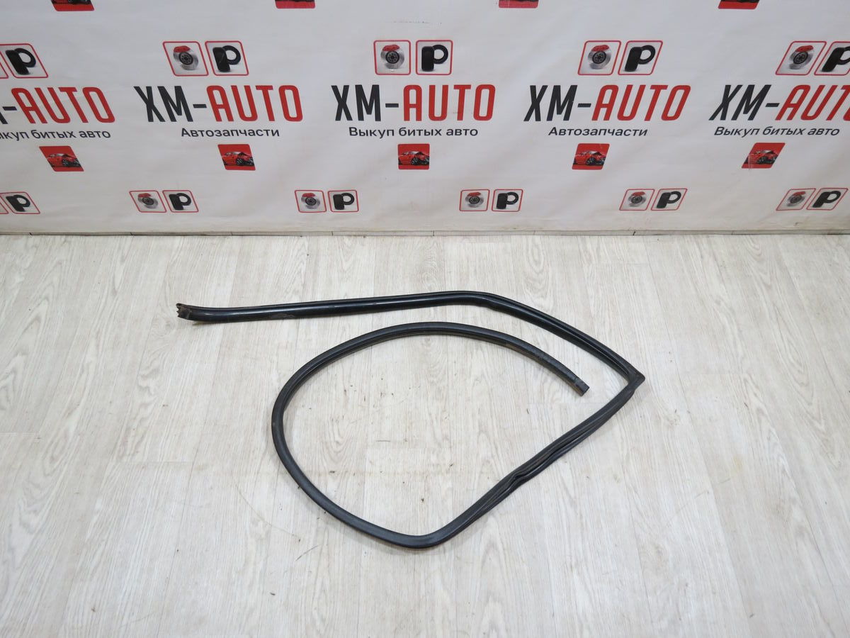Уплотнитель двери Hyundai i30 (FD) I (2007–2010)