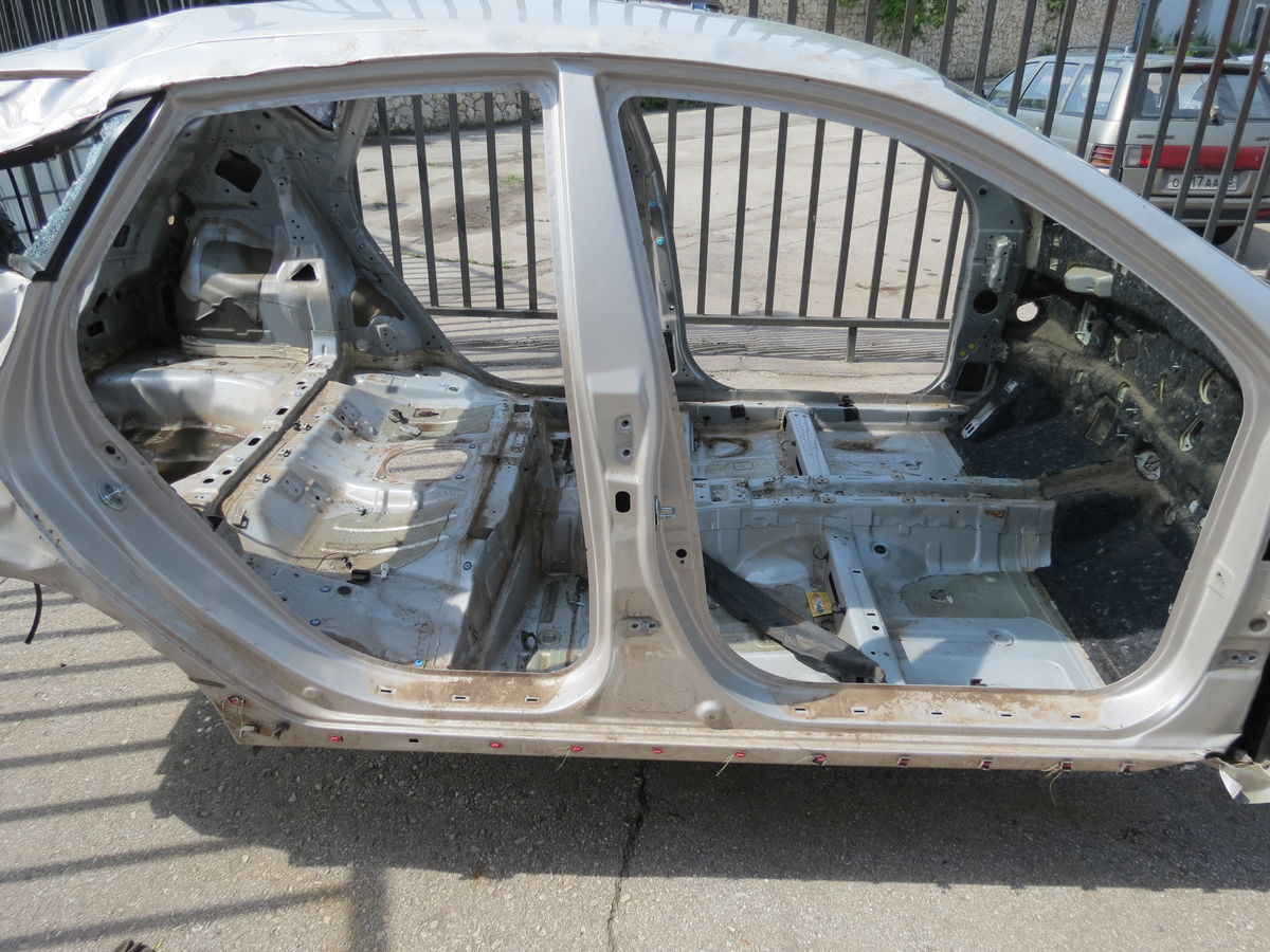 Порог со стойкой правый Hyundai i30 (FD) I (2007–2010)