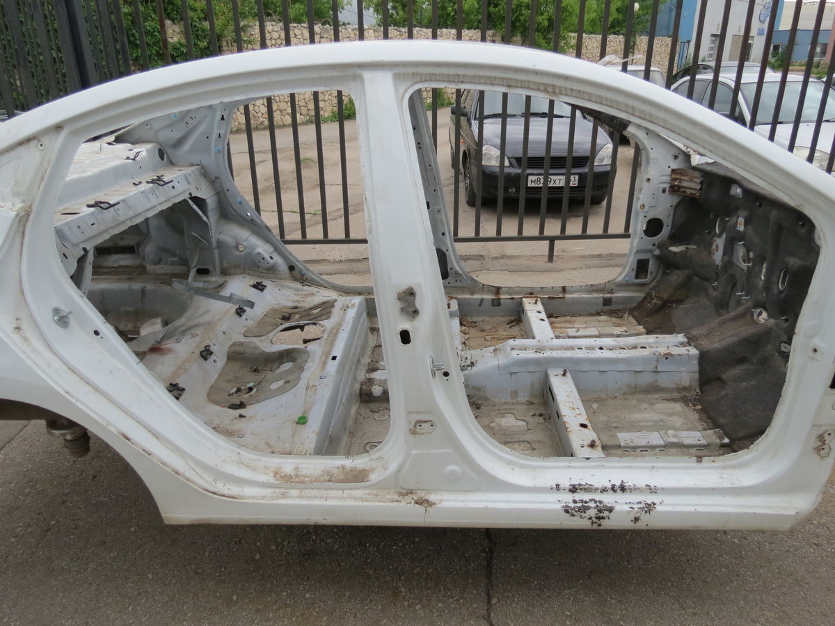 Порог со стойкой правый Hyundai Solaris I (2010–2014)
