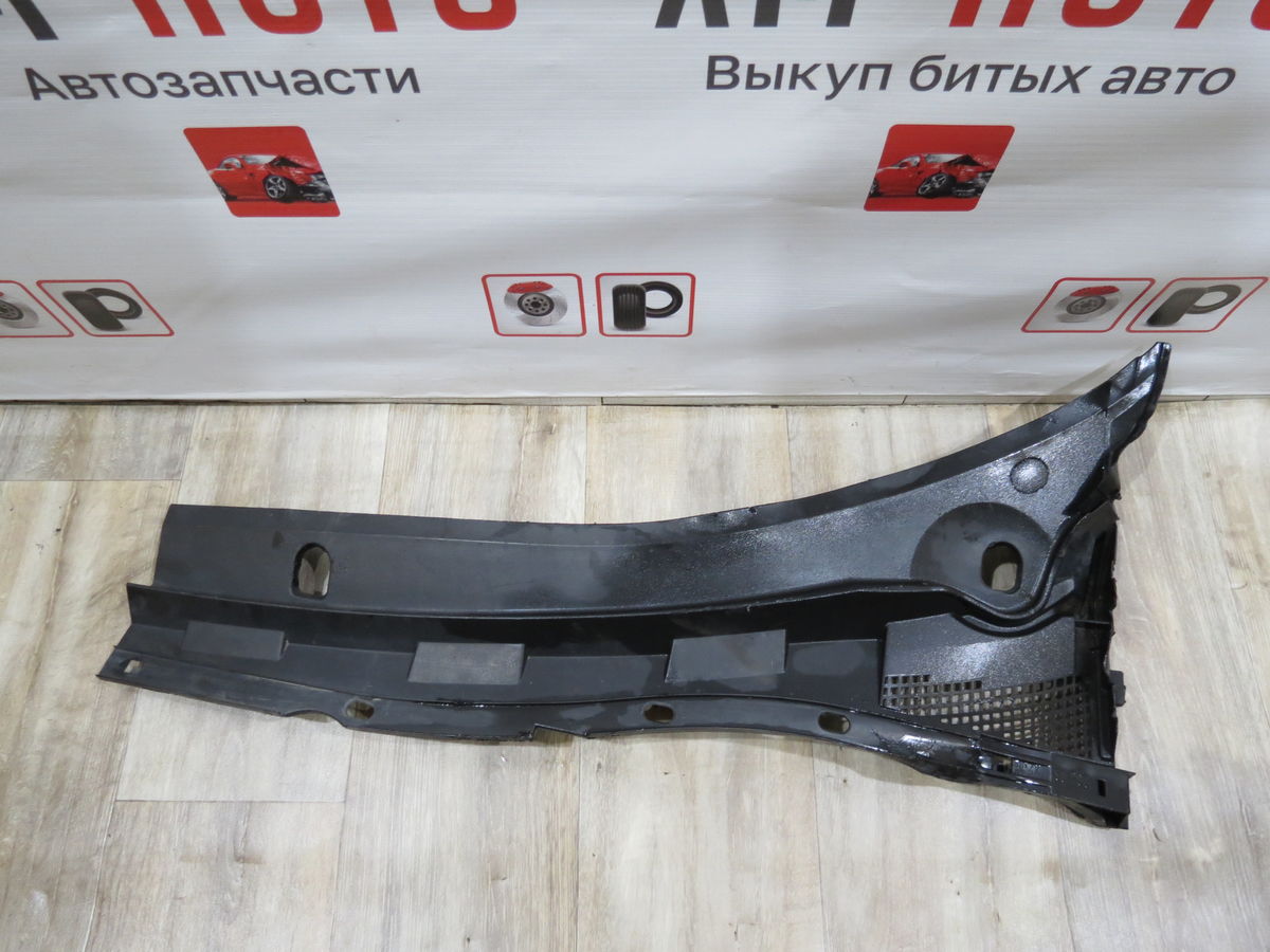 Решетка стеклооч. (планка под лобовое стекло) Mazda 3 (BK) I рестайлинг (2006–2009)