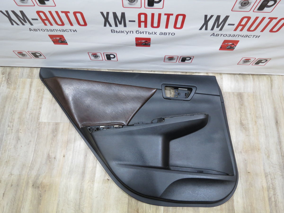 Обшивка двери задней левой Toyota Camry (XV50) VIII (2011–2014)
