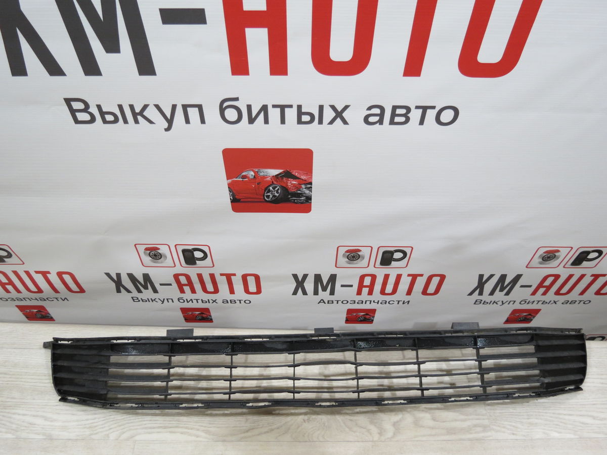 Решетка в бампер Toyota Camry (XV50) VIII (2011–2014)