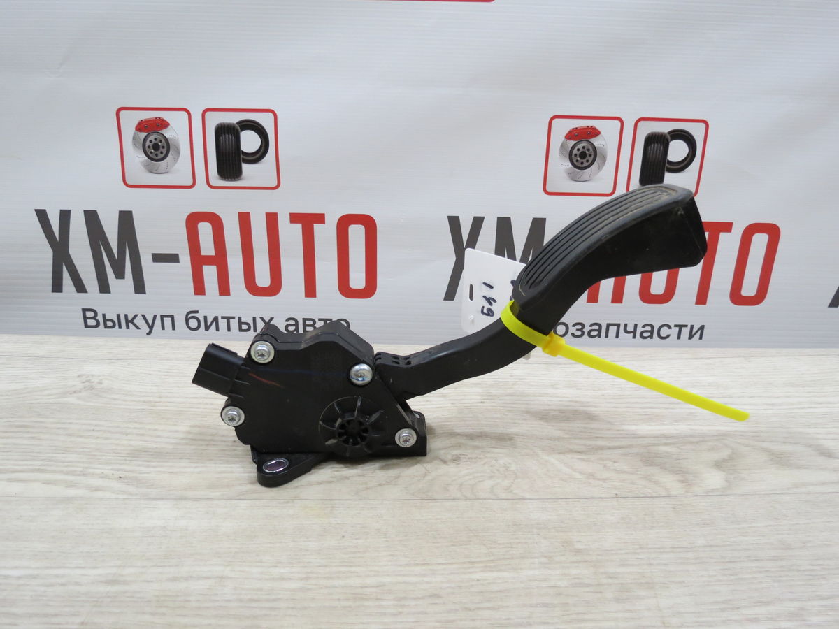 Педаль газа Toyota Camry (XV50) VIII (2011–2014)