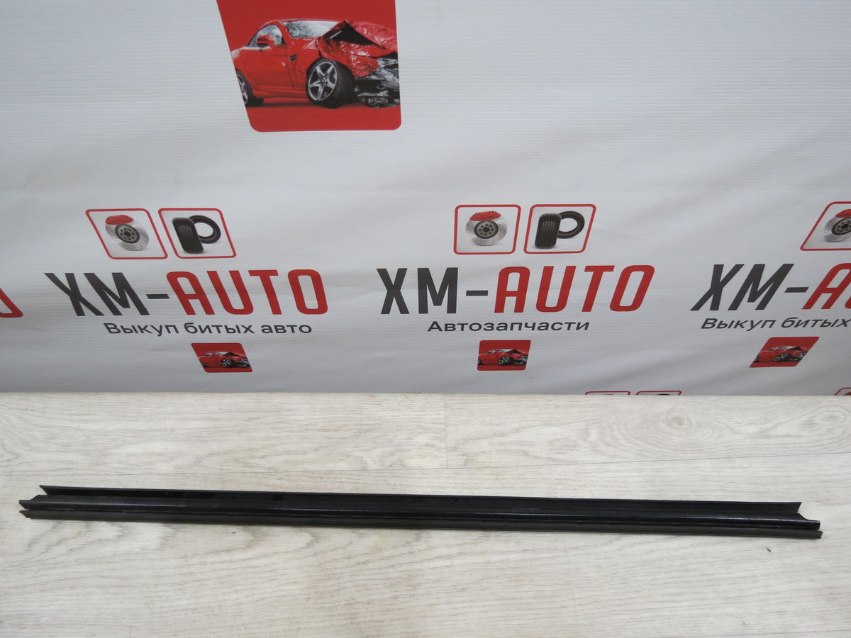 Уплотнитель двери Renault Camry (XV50) VIII (2011–2014)
