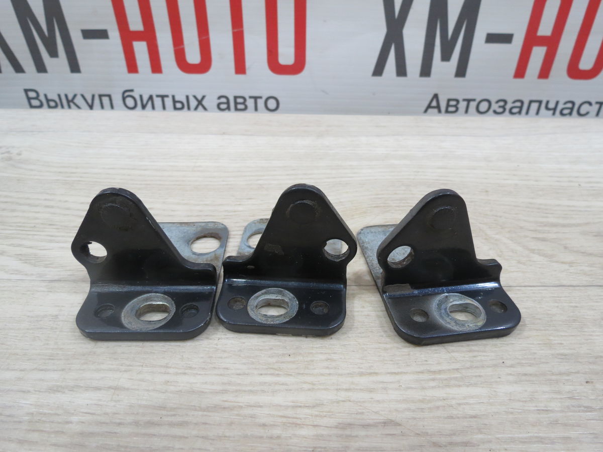 Петля двери Volkswagen Touareg (GP) I (2002–2007)