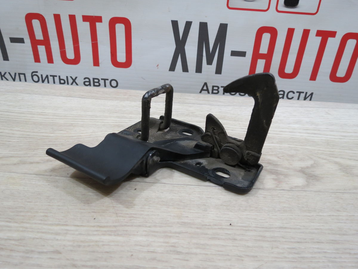 Фиксатор крюка капота Volkswagen Touareg (GP) I (2002–2007)