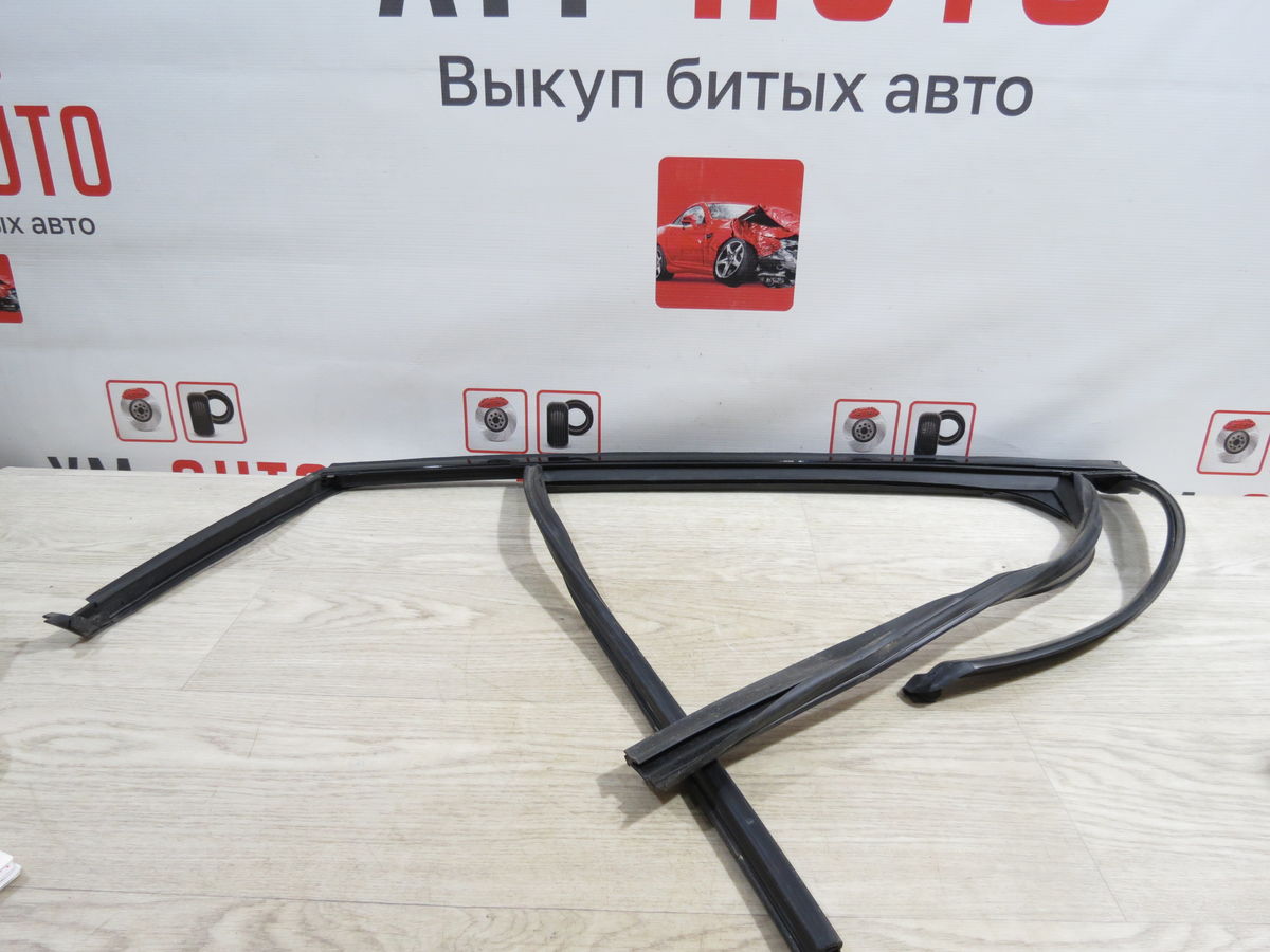 Уплотнитель двери BMW X4 (F26) I (2014–2018)