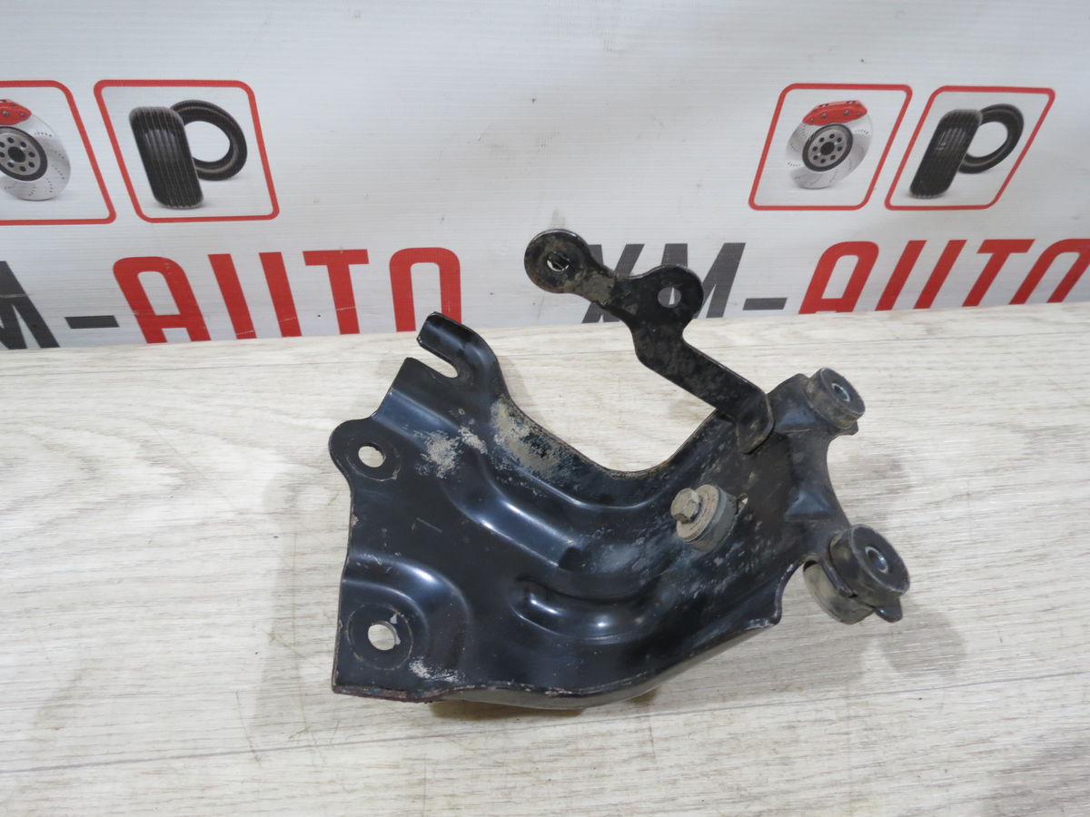 Кронштейн блока ABS (насос) Toyota Corolla (E150) X (2006–2010)