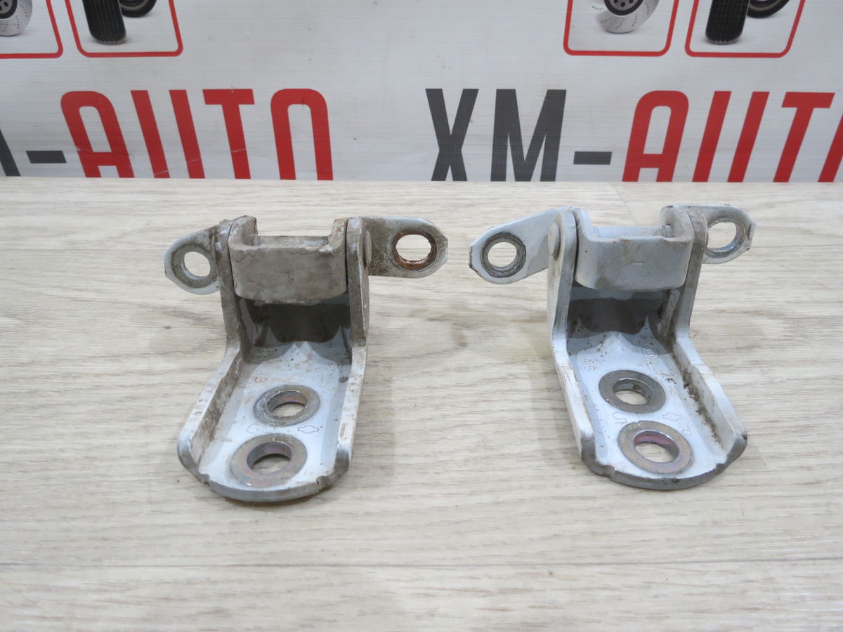 Петля двери Nissan Almera (G15) III (2012–2019)