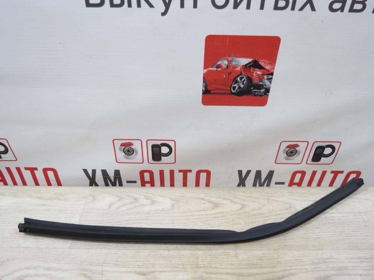 Уплотнитель стекла двери Hyundai Solaris I (2010–2014)