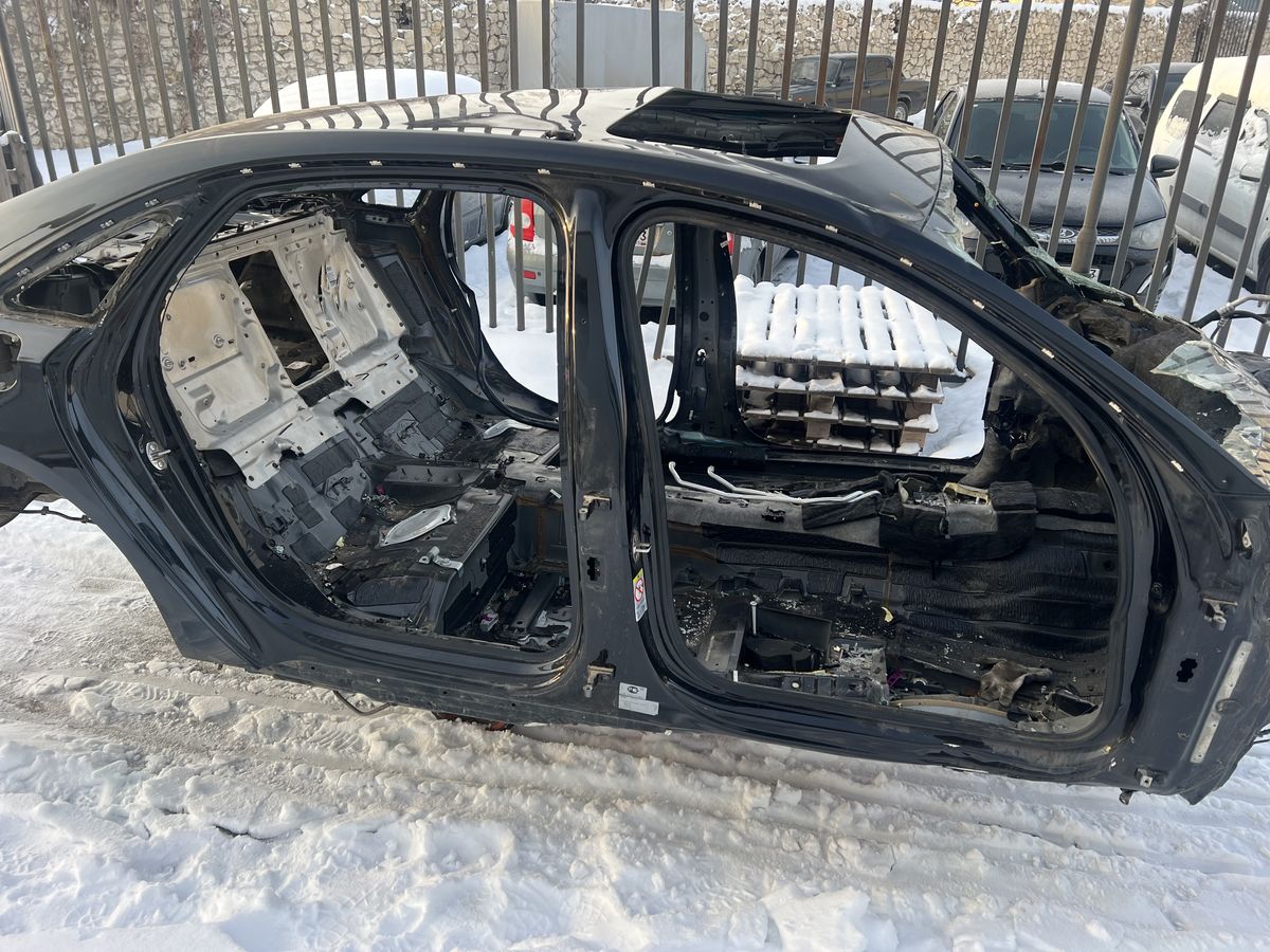 Порог со стойкой правый Audi A8 (D4) III (2009–2013)