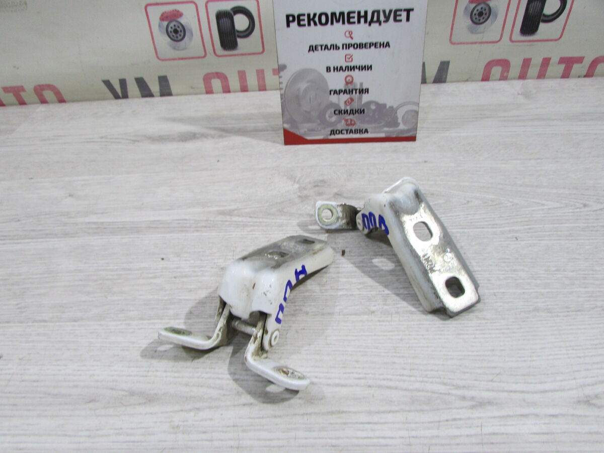 Петля двери передней правой нижняя Chevrolet Cruze (J300) I (2008–2014)
