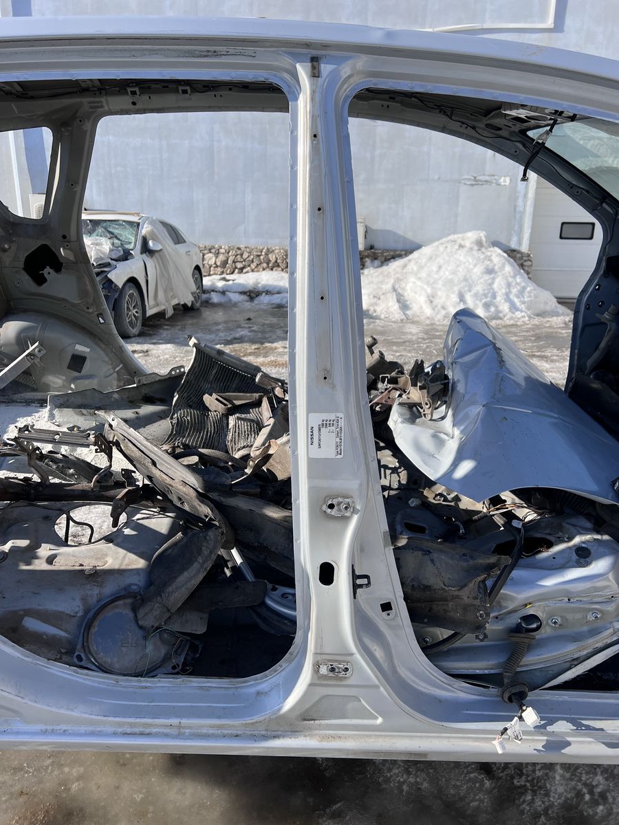 Порог со стойкой правый Nissan Note (E11) I (2005–2008)
